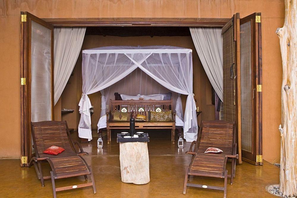 Okahirongo Elephant Lodge Purros エクステリア 写真